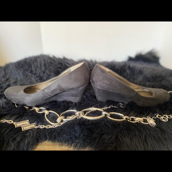 Dexter Wedge Faux Suede 9W - Picture 3 of 4